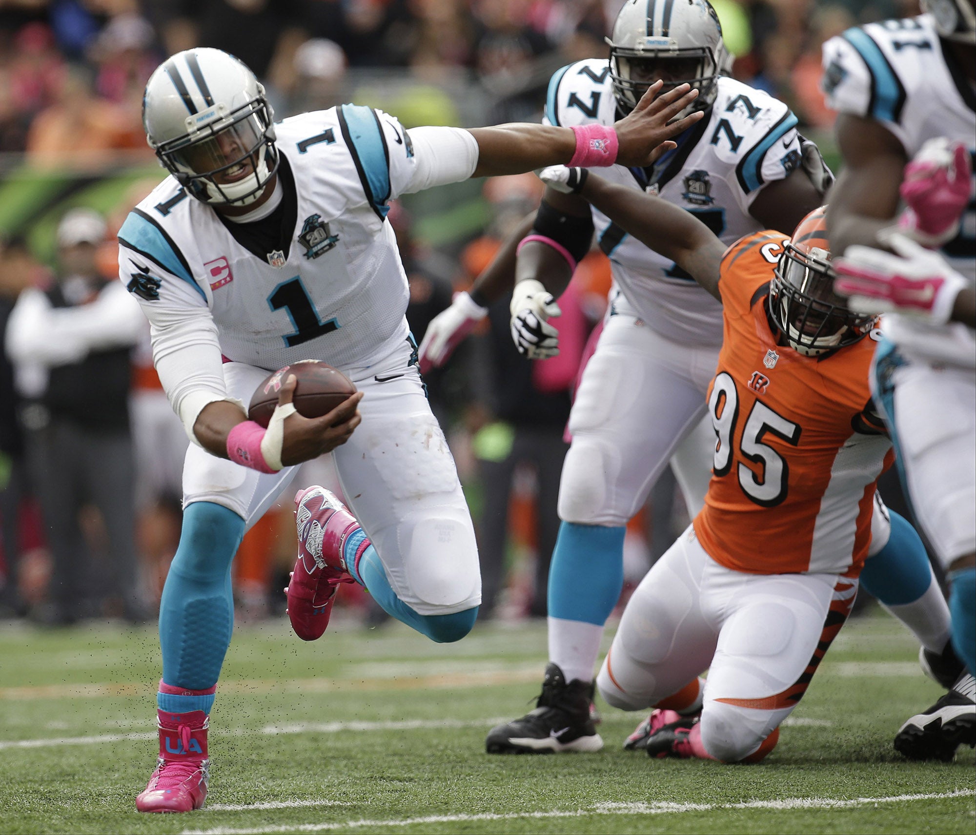 November 10, 2014: Carolina Panthers quarterback Cam Newton (1) in