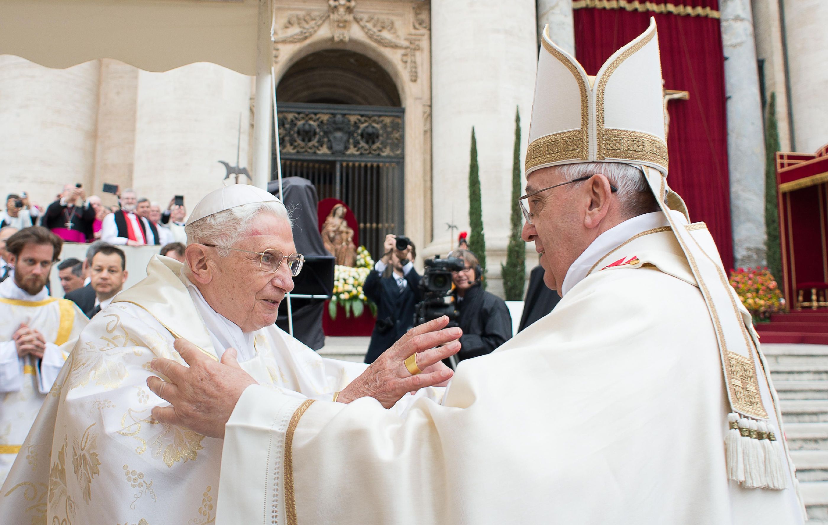 Francis presides over historic day of 4 popes Salisbury Post