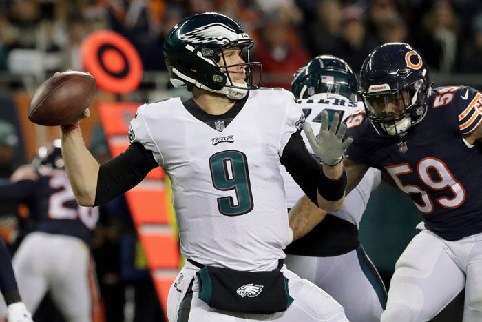 Foles leads Eagles to 16-15 upset of Bears