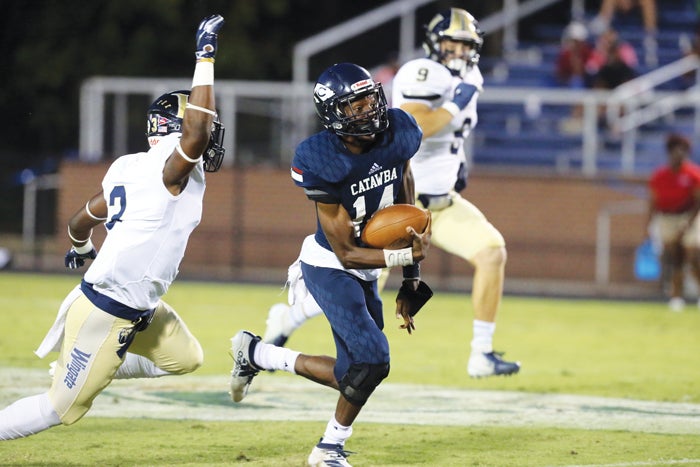 College football: Late field goal lifts Bulldogs past Catawba ...