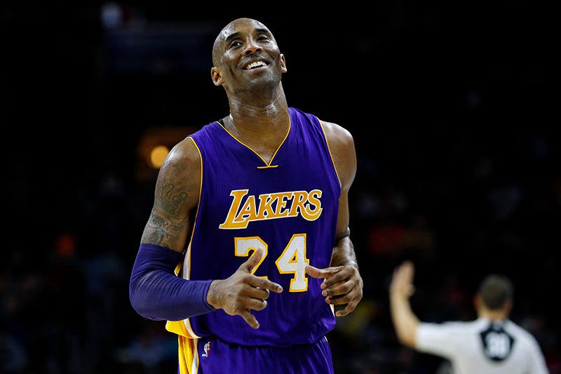 Kobe Bryant, daughter killed in copter crash, 7 others dead