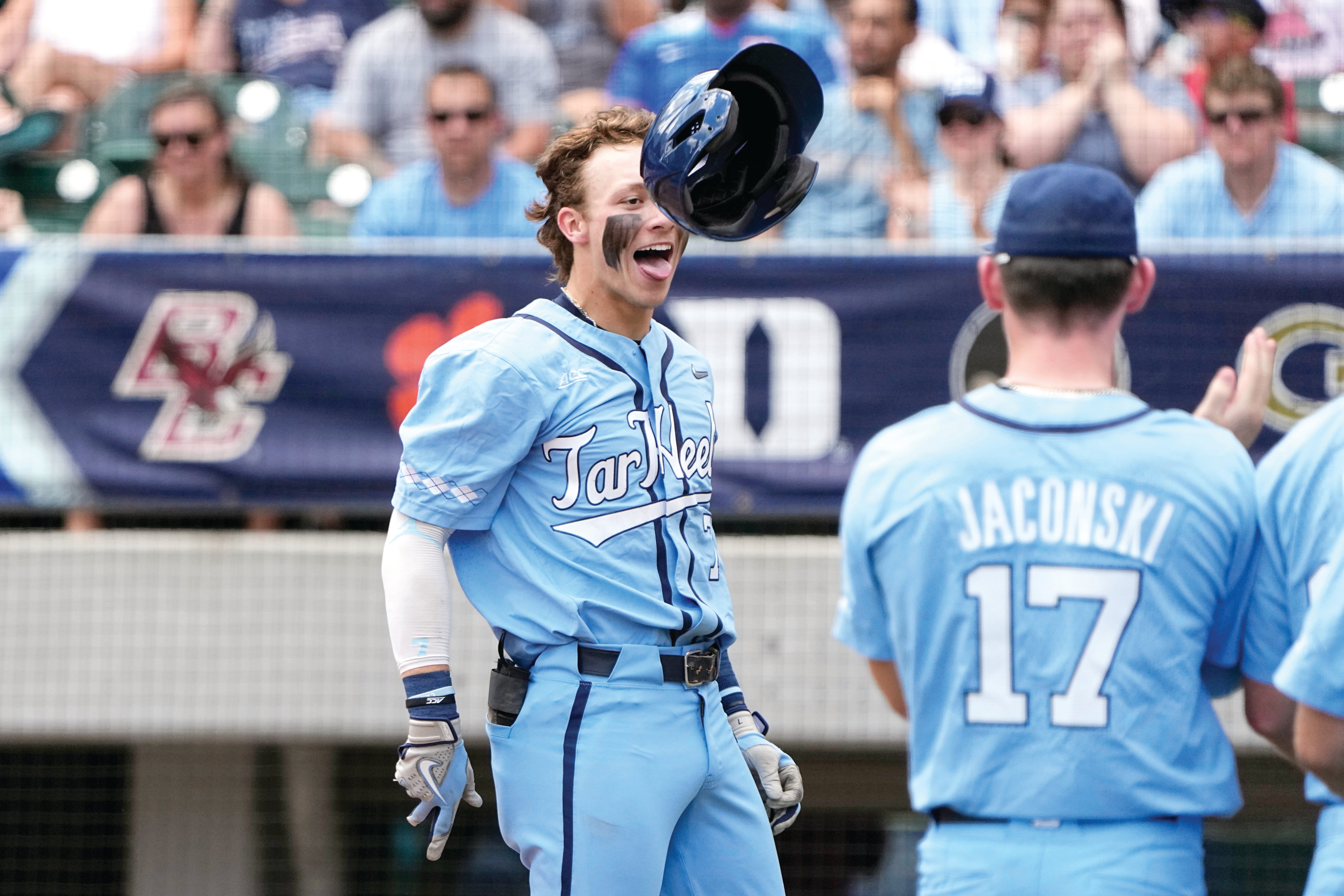 UNC baseball beats Hofstra 15-4 in NCAA baseball tournament