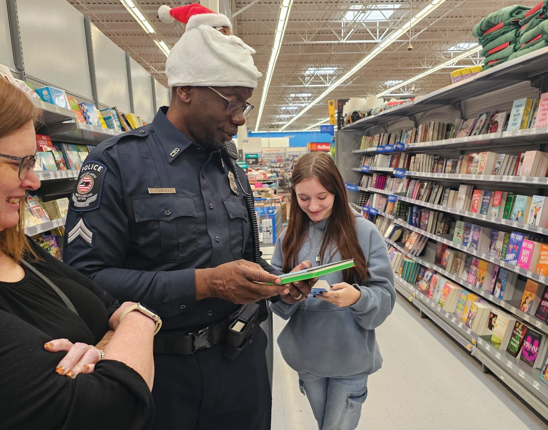 Shopping with cops lifts spirits for kids – Salisbury Post